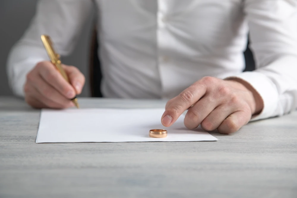 divorce settlement taxable